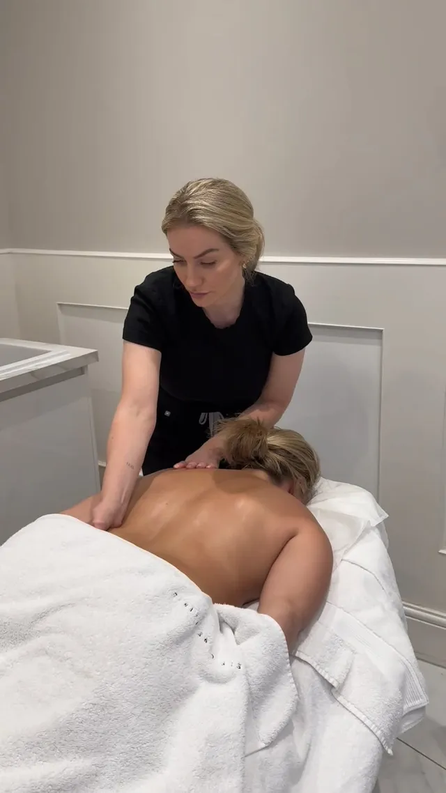 A relaxing aromatherapy back massage